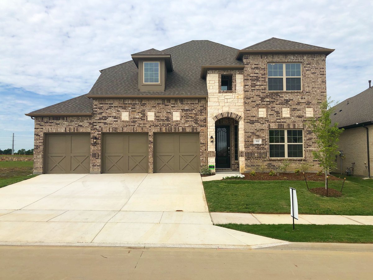 benwegmann's tweet photo. What does $399,000 look like in Little Elm, TX?

Full video tour: https://t.co/tfIEc0QaeR https://t.co/z4GFjOgv5T