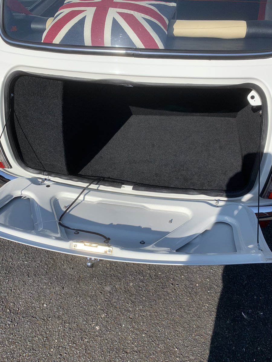 wba2027's tweet photo. New boot carpets fitted today 5 minute job lol 😂@BoxHillMiniClub @Minispares @ClassicMiniFind @UKClassicMini https://t.co/ss9Ec4OAHx