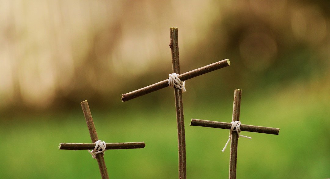 WatermarkKids's tweet photo. Today on the Easter Kit, we've got a craft to help remind your family that Jesus took the punishment we deserve for sin because He loves us. So head on over to the Kids Kit for more details about today's activity, Create a Cross! https://t.co/1CMJVGZpzJ https://t.co/VW3ZTM6uvv