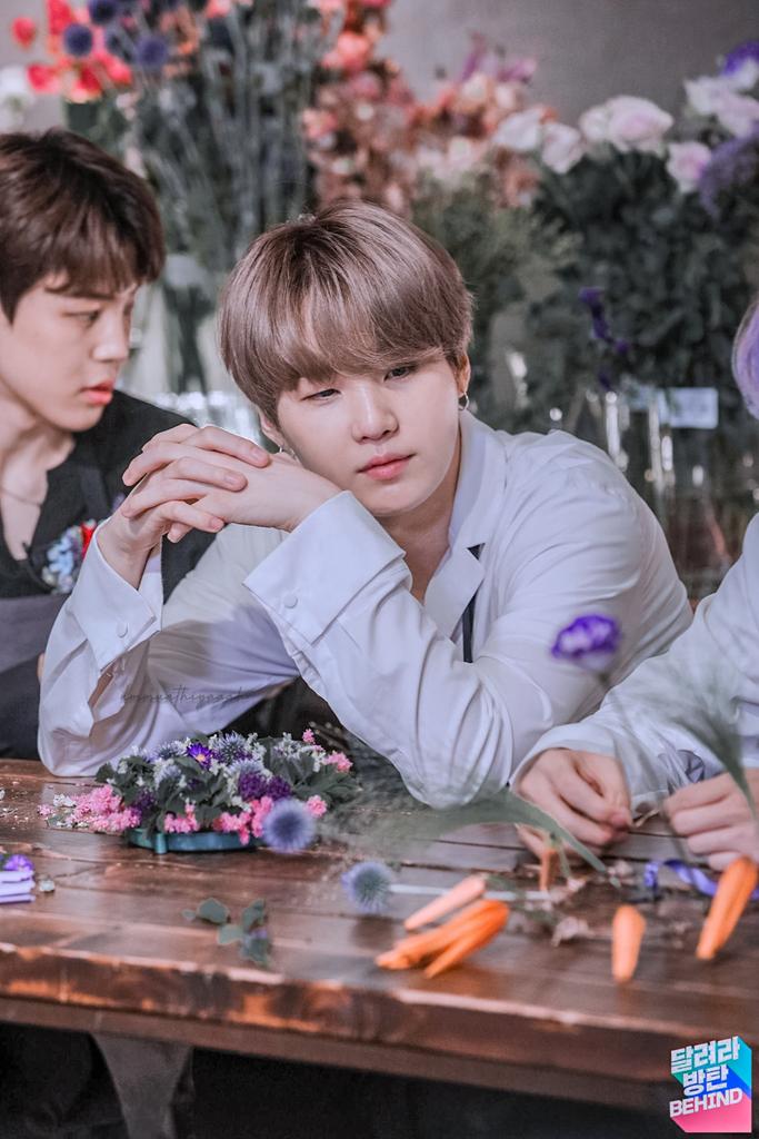 pjmsscloud's tweet photo. BTS RUN PHOTO BEHIND EPS 99 FLOWER EDIT HYUNG LINE ✨💜 @BTS_twt
#BTSRun #btsrun99 #btsflower #runflower #KimNamjoon #KIMSEOKJIN #MinYoongi #junghoseok #ParkJimin #KimTaehyung #JeonJungkook #BTS #ARMY #BTSLOCKSCREEN #BTSLS #BTSWALLPAPER #BTSedits #btsaesthetic https://t.co/ezK2F9QzzK