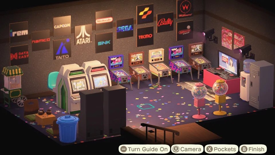 14. Une salle de jeu ! (Source :  https://www.reddit.com/r/ac_newhorizons/comments/fwy7ta/my_arcade_is_shaping_up_nicely/)