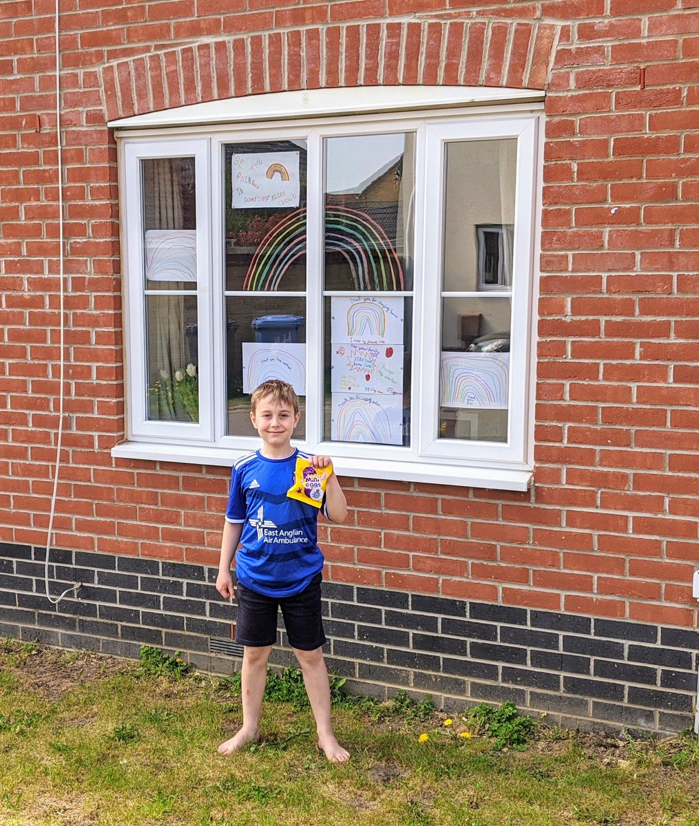 PoliceSudbury's tweet photo. Great to meet Oliver with his fantastic display of #StayHomeSaveLives messages to #keyworkers you can enter too visit https://t.co/0oXk8GmHFP Enjoy your #EGGSfromSKEGGS🥚#PCSOSKEGGS👮🏼‍♂️ Oliver....is that @IpswichTown ? Surely should be @SpursOfficial #COYS⚽ @SuffolkPolice https://t.co/TylPYgYBJC