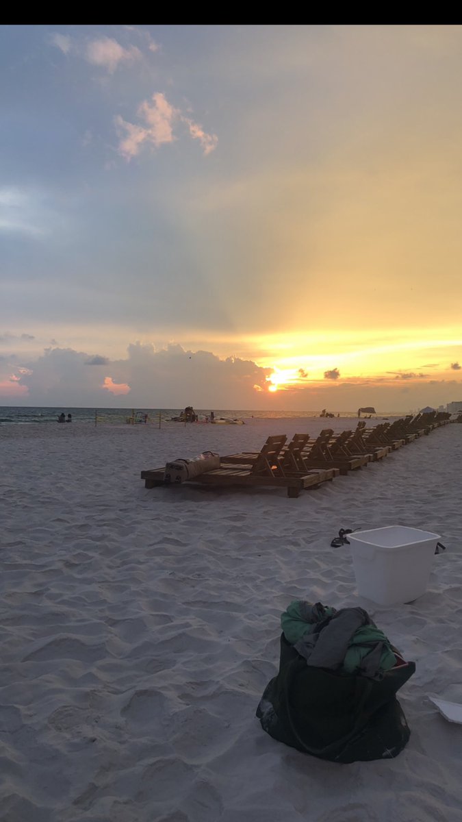 OrlandoTurner7's tweet photo. All is Ours Day.
My favorite place in nature is the beach right before the sun sets. The sky is beautiful and the mood is relaxing! π #Aisproud #OneAthens https://t.co/J790xjElpP