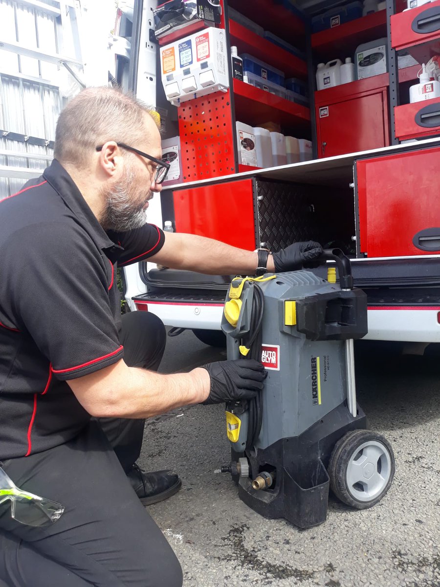 AutoglymPro's tweet photo. A bad workman blames his tools. Now is a great opportunity to get your pressure washer and machine polishers out to give them the once over. Now is a great time for a mid-life refresh of your gear. #loveyourvan #loveyourgear https://t.co/RXzE0taVyi