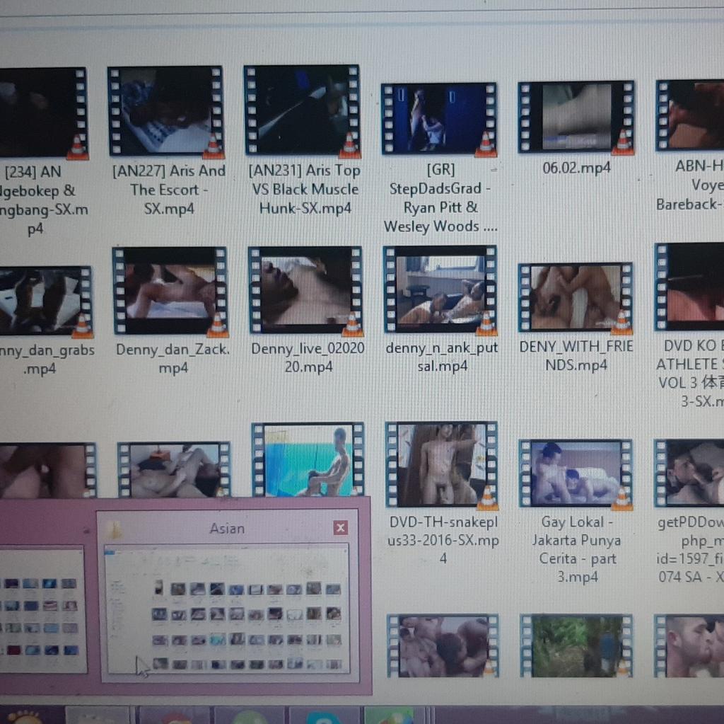 LucaBlight15's tweet photo. Terlalu banyak file 😂😂😂

#gayvideo #indonesiangayvideo https://t.co/7QJ5GHb9o9