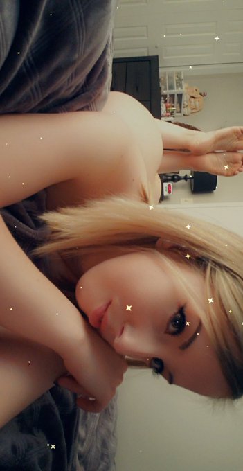 How is everyone's #humpday ?! 🐪🍑💋 https://t.co/hfhsWeGq5y<a href="/tag/humpday"class="tags">#humpday</a>