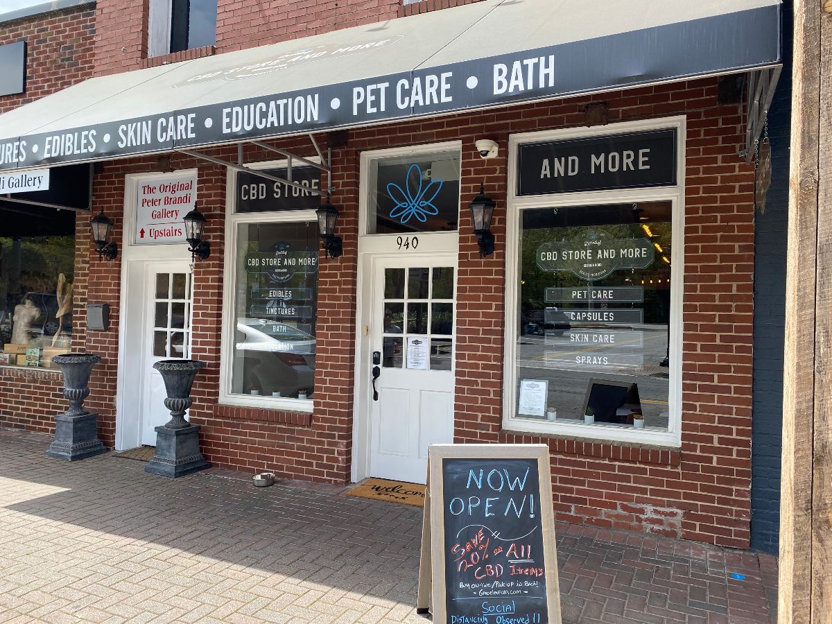Harvest_Connect's tweet photo. #WhenInRoswell, be sure to visit our newly-opened #CBD retail location! Your wellness and safety is our #1 priority--ask about our contactless delivery. #hemp #nowopen https://t.co/IcFBjG0jX2 https://t.co/JZhl3xdQ2w