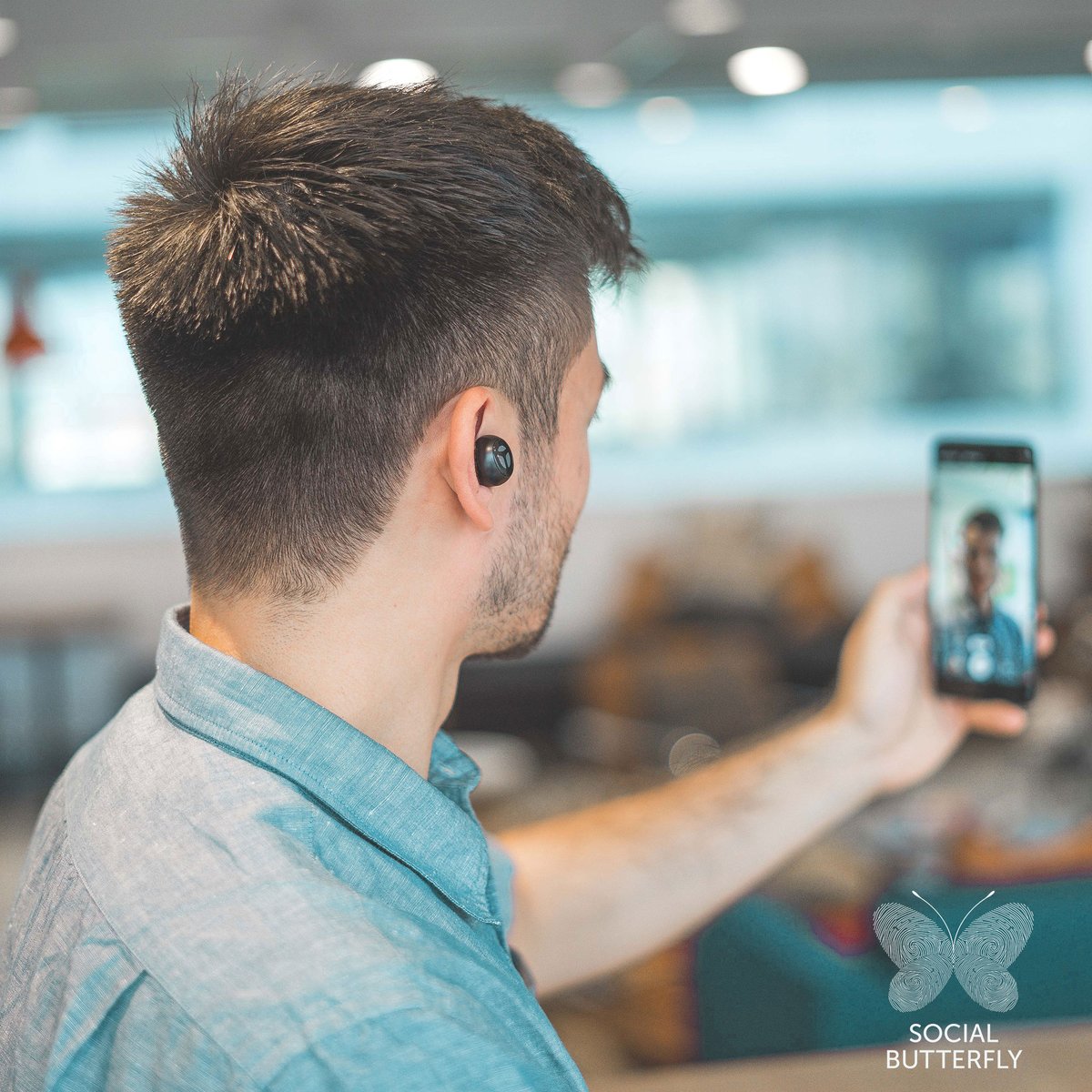 If you're having trouble reaching your audience, why not try a live stream? We've seen many small businesses take on a live stream showing off their products, offering support or just a catch with fans. Get in contact if you want some tips!