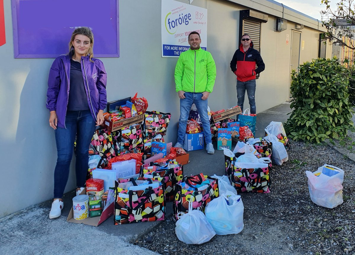Foroige's tweet photo. Foróige were able to continue to empower young people and their families by delivering these care packages in Fingal today.  With the generous support of the @EmpowerFingal we are looking out for our communities during #SocialDistancing 
@DCYAPress | @KZapponeTD | @UNESCO_CFRC https://t.co/zoGZ2ZvSjJ