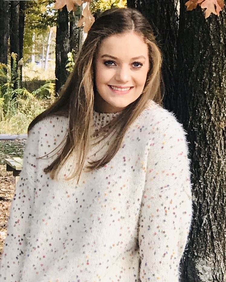 PantherFanGina's tweet photo. So incredibly proud of my senior! Sad her senior year ended the way it did, but God has big plans.#seniors2020 #CabotHigh #astatebound https://t.co/o5utkJwjtK
