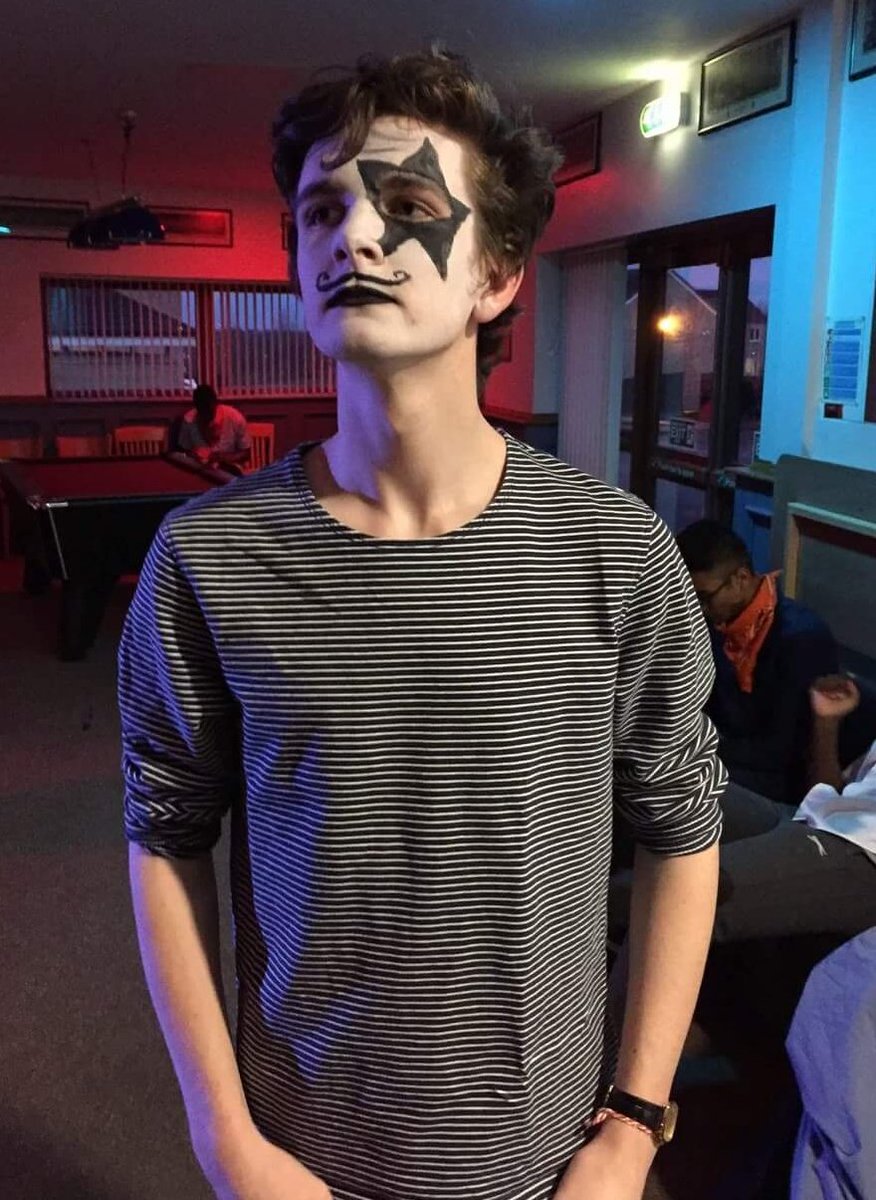 _DandyHarold's tweet photo. today should be the second day of #HOBYUK, so i'm mourning the loss of this year's fancy dress costume (i was going as 20/20 vision) and reliving my other terrible (brilliant) ones https://t.co/fvP5xWYIRV