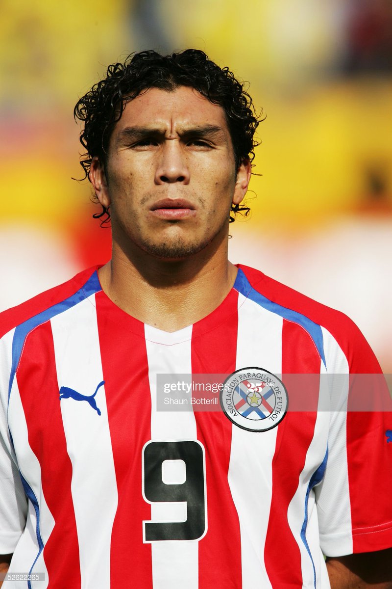 Ninguna duda de que con él en el equipo, #Paraguay era otra cosa en #Sudáfrica (2010). El último 🔟 de la #Albirroja. 🇵🇾

QUÉ JUGADOR.