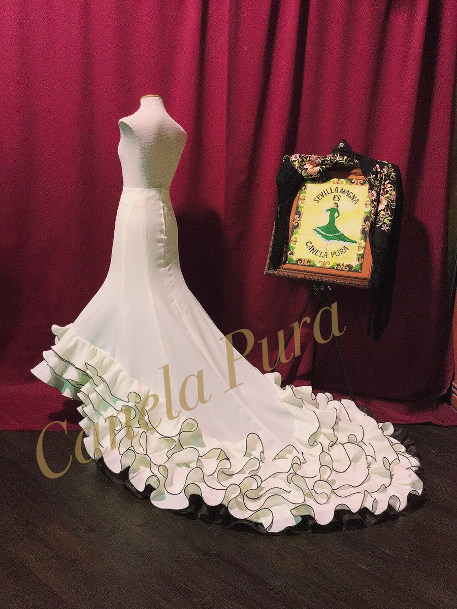 canela_pura's tweet photo. Es el momento de estar en casa y coger fuerzas para cuando acabe esta pandemia disfrutar de lo que tanto nos gusta .... el #flamenco #yomequedoencasa #estevirusloparamosunidos #hechoenespaña #CanelaPura #bailora #sevillaspain #sevilla #bienalflamencosevilla #bienal #bienal2020 https://t.co/MFBxhXIXlC