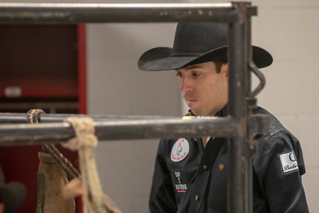 Focus not on things you must do, but on the God who enables you to do all things.

📸 <a href="/andresilvaphoto/">Andre Silva</a> 
<a href="/vexilbrand/">VEXIL BRAND</a> @tcbwellnesstx <a href="/bar_t_boutique/">Bar T Boutique</a> @traves_911landscaping @gonzaleshatcompany @dennisdavisbuckingbulls 
#graybuckingbulls
#godisgood #blessed #liveforhim #nevergiveup