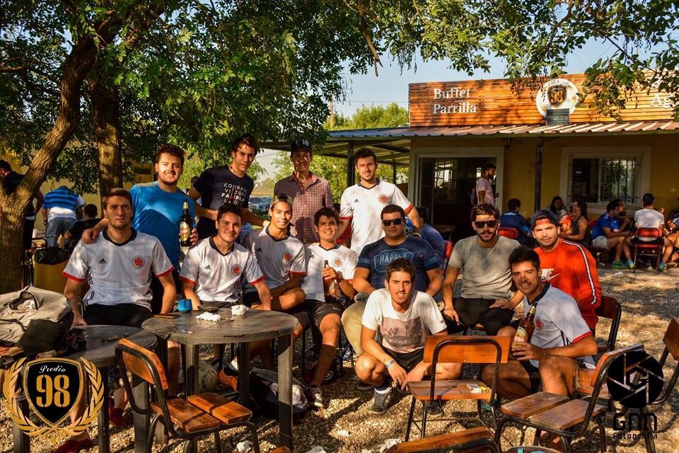 El 2017 fue nuestro mejor año.

A fuerza de buenas actuaciones, el Fiat Palio gasolero dio la vuelta en el #Clausura 🏆. Todo fue risa, birra barata y carne a la parrilla.

¿Querés saber más? Entrá acá instagram.com/p/B-sq0-qjtTj/