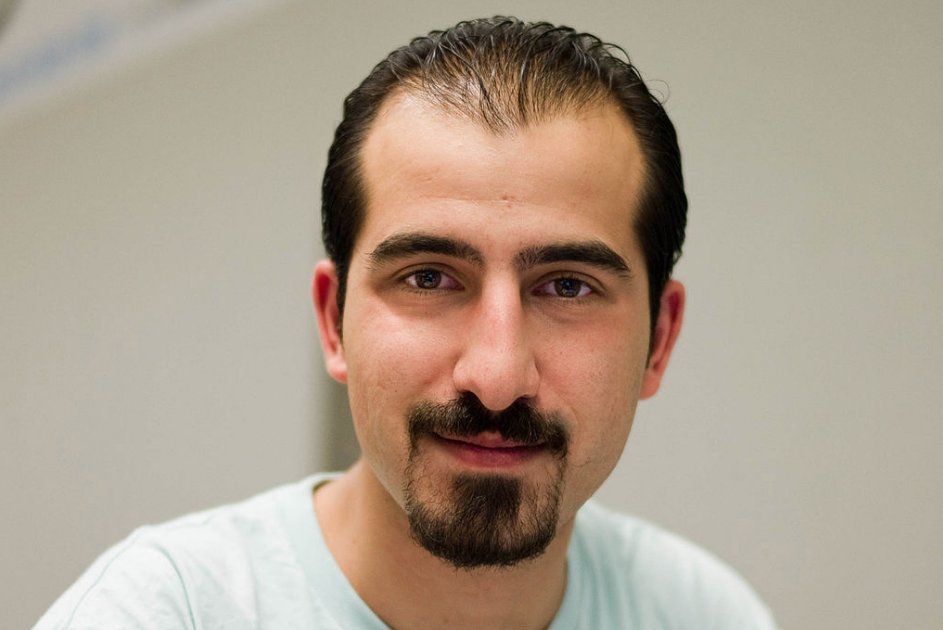 100facesyrev's tweet photo. 🎗️Bassel Kharbatil Safadi🎗️

“Jail is not walls, not the executioner and guards. It is the hidden fear in our hearts that makes us prisoners.” https://t.co/Wq9m9ov8fT