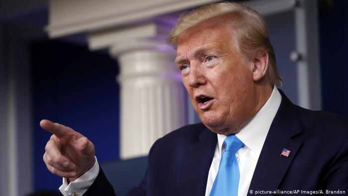 rpalmero1's tweet photo. ¿Habrá un psiquiatra en la Casa Blanca?
Donald anuncia ahora, en medio de una pandemia mundial, que va a sancionar "fuertemente" a la #OMS: "financiada en gran medida por EEUU, pero demasiado centrada en China"🤯
#CompetenciaDeIncompetentes
#Coronavirus
#TrumpVirus
@MINSAPCuba https://t.co/qMq9Qb6NZM