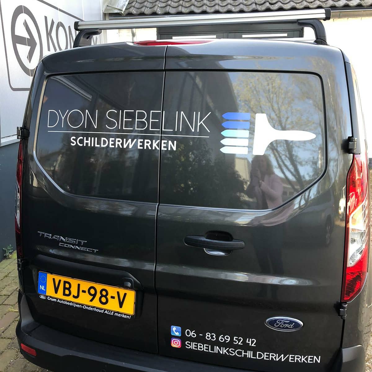 KONNEXRECLAME's tweet photo. Nieuw schildersbedrijf, nieuw logo, nieuwe #Autobelettering #fordtransitconnect is een feit!

#Schilderwerken #Schildersbedrijf #Schilder #Houten #Belettering #Autostickers https://t.co/OJDBT8R25O