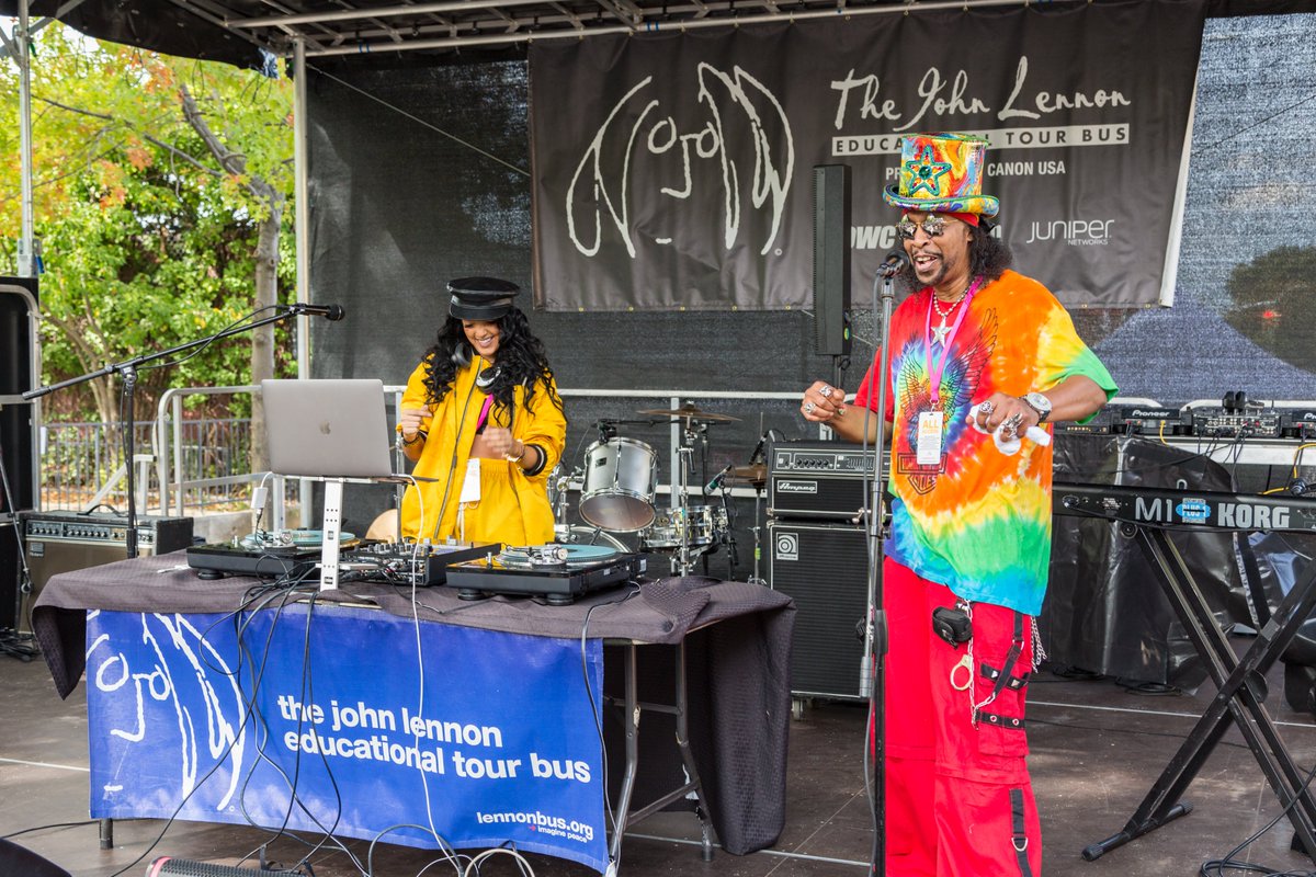 lennonbus's tweet photo. Today we go live @lennonbus Instagram @ 2pm EST w/ the incredibly accomplished bassist & DJ @AlissiaB. Alissia is no stranger to #lennonbus as a regular Artist Ambassador. She also DJ'd our block party & hosted our #BassOff #FunkOff in #JacksonHeights #NYC w/ @Bootsy_Collins! https://t.co/qQhMlx4zrz