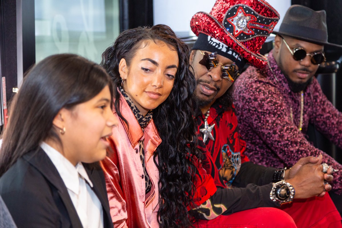 lennonbus's tweet photo. Today we go live @lennonbus Instagram @ 2pm EST w/ the incredibly accomplished bassist & DJ @AlissiaB. Alissia is no stranger to #lennonbus as a regular Artist Ambassador. She also DJ'd our block party & hosted our #BassOff #FunkOff in #JacksonHeights #NYC w/ @Bootsy_Collins! https://t.co/qQhMlx4zrz