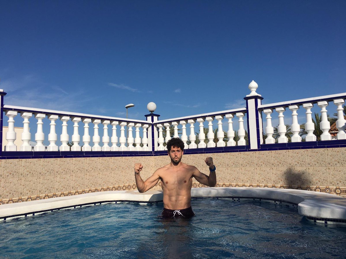 PacoCandela19's tweet photo. Continuamos con la Rehabilitación. Hoy tocaba piscina. Nos adaptamos a la situación y a las temperaturas. #NoPainNoGain #PoolTraining https://t.co/dpfPTcKuuM