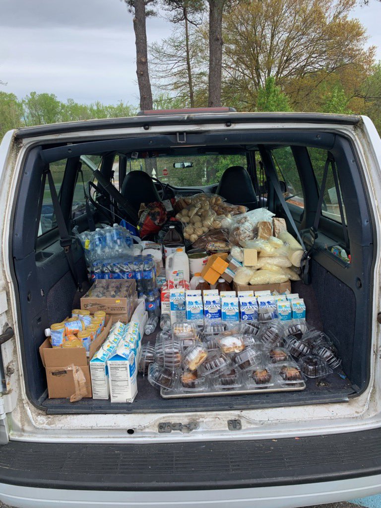 Unfortunately we had to close Powhatan Grille but we were able to donate 887 lbs of perishable food to Williamsburg House of Mercy Community Food Kitchen and to-go meals #CVDoutreach #historicpowhatan #diamondresorts #philanthropy #diamondcareers