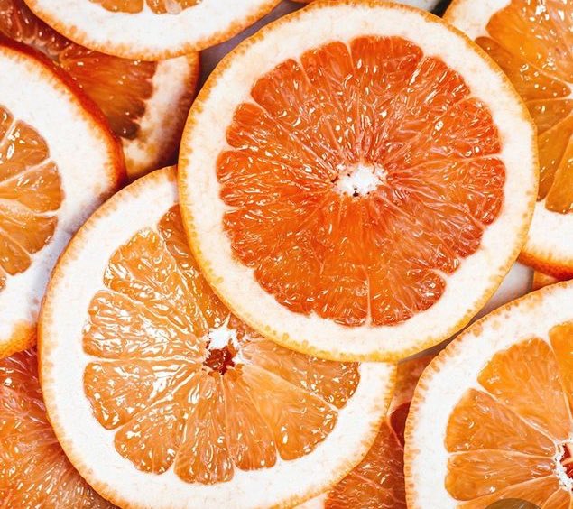 Les espagnols ont introduit beaucoup de fruits comme des oranges, des citrons, des mangues, du riz et la canne à sucre.