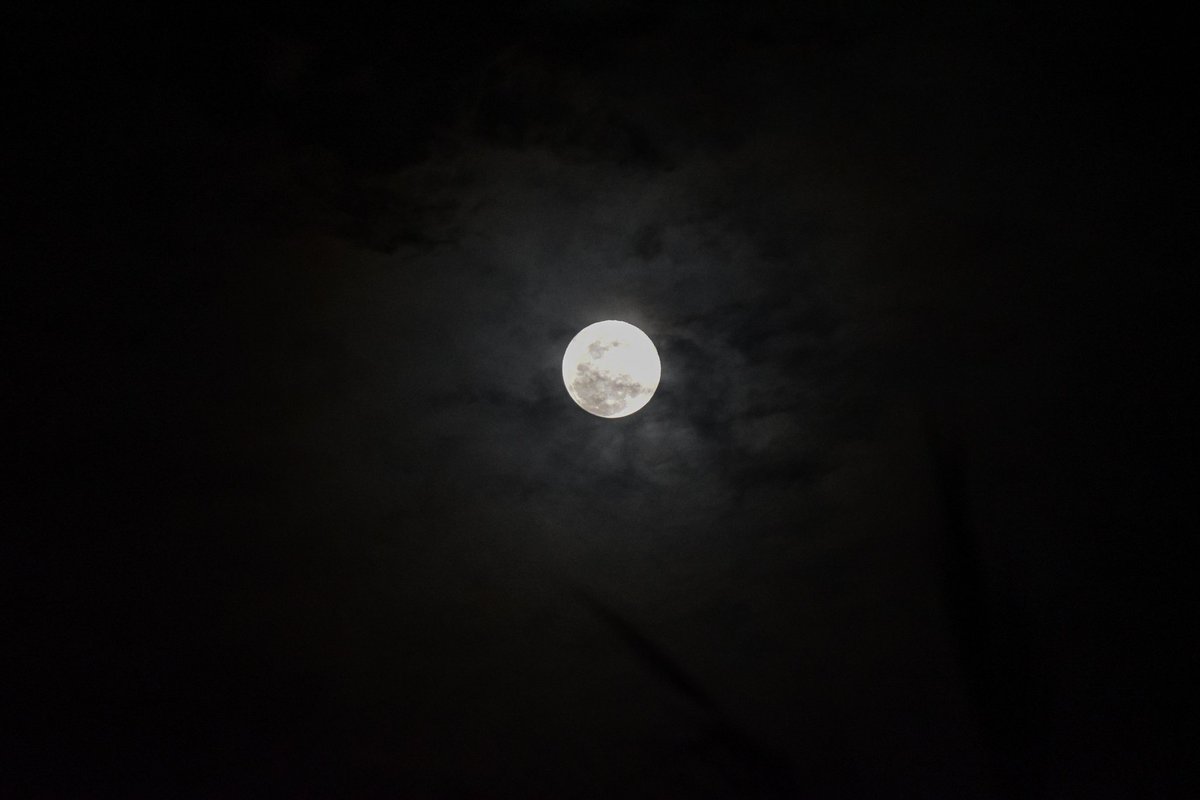 saarang07's tweet photo. Beauty which lies in the darkness . todays moon ( 08/04/2020 ) illumination - 99.91% visible ! 
Supermoon was on 07/04 #Nasa https://t.co/0eGfGXxzta