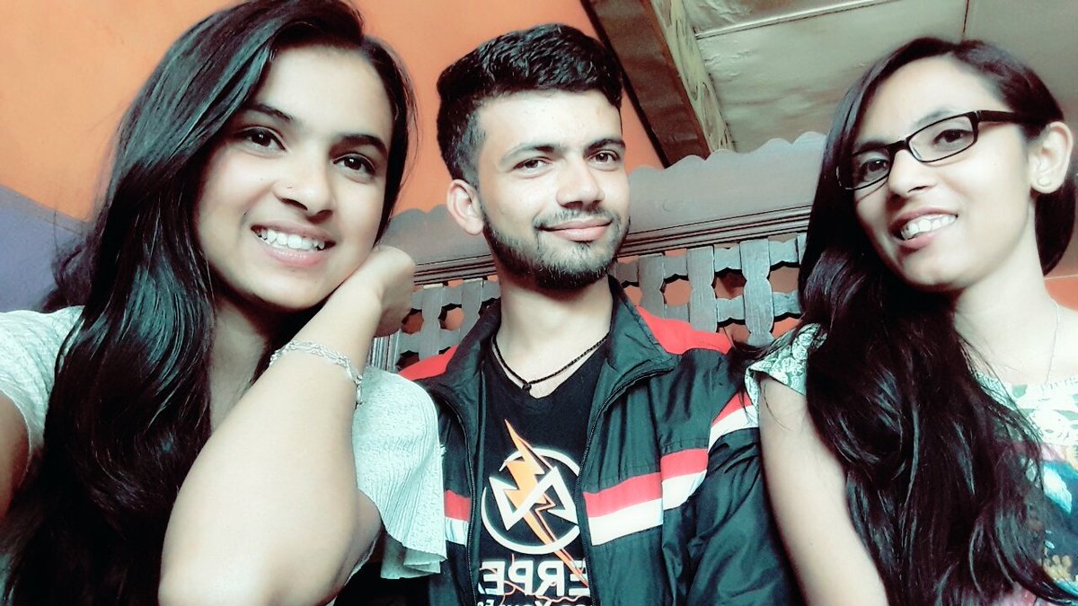 सिल्फी खिच्ने प्यारी बहिनी लाई जन्मदिनको असिम शुभकामना , सधै ओठ मा मुस्कान देख्न पाइयोस, सुस्वास्थ दिर्घायु र उत्तरोत्तर प्रगती को शुभकामना नानी।