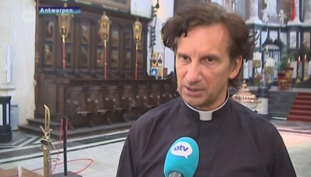 atvbe's tweet photo. Paasmis met pastoor Rudi Mannaerts van Sint-Andrieskerk zondag LIVE op ATV #atvbe #RudiMannaerts #sintAndries #Antwerpen #pasen #paasmis
https://t.co/vVqiiH7tEK https://t.co/wM0sDcCBLs