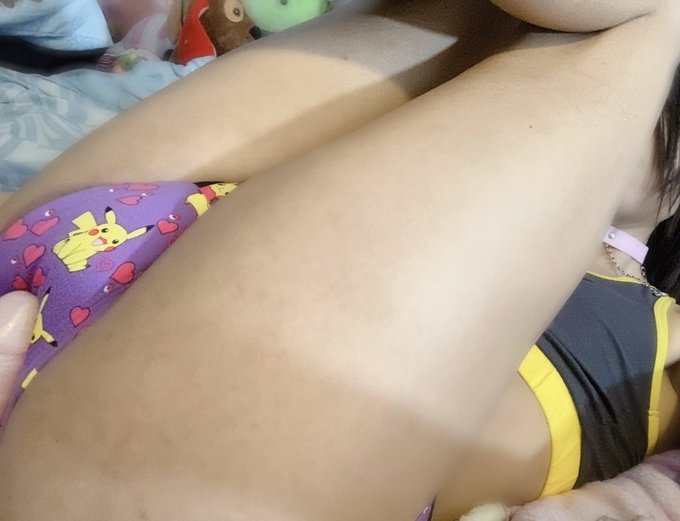 AAAA thank you all so much for my first 100 followers! (๑>◡<๑) 💕 https://t.co/j8gvcKFEv2