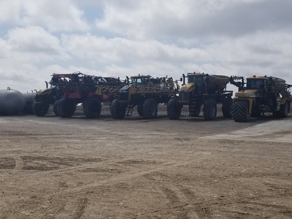 agromartgroup's tweet photo. The equipment might be parked at Wellburn Agromart today due to the rain yesterday, but there’s still lots of activity taking place. #plant2020 @phunt1477 https://t.co/WRwqTv1udD