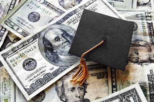 lbryantrealtor's tweet photo. If a #studentloan is negatively affecting your #creditscore and thus your chances of getting a #mortgage, read this.  https://t.co/sKVlra19dM https://t.co/p6WNZnUGvE