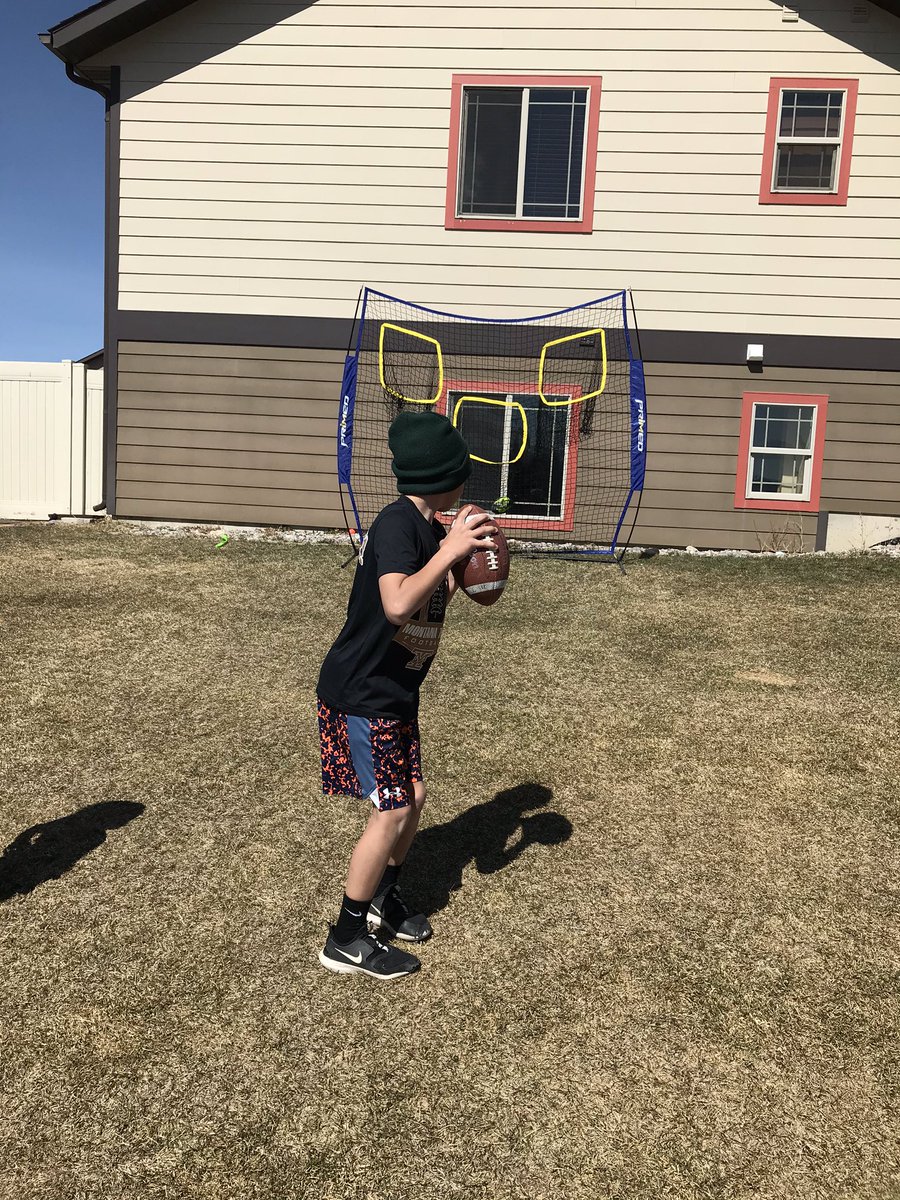 CoachKyleSamson's tweet photo. Troy and Beau got an early Birthday Present Today! A New Qb Net! Working on some fundamentals today and having some fun playing the game we love!
#Family
#FutureQBs https://t.co/lgHKV1bI9k
