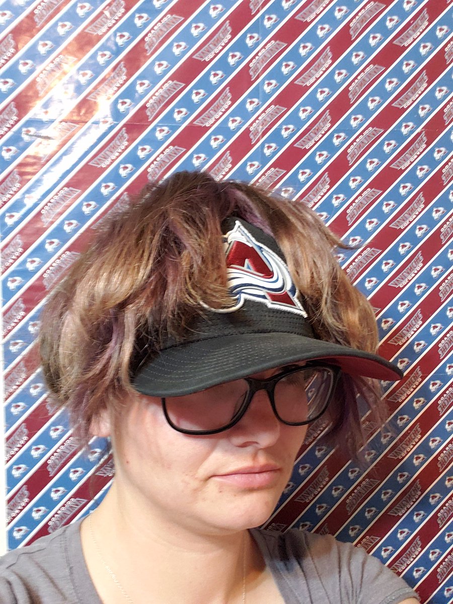 Mandihoyt59's tweet photo. @Avalanche wacky hair don't care because its #AvsSpiritWeek #GoAvsGo https://t.co/sFYrA9YFFt