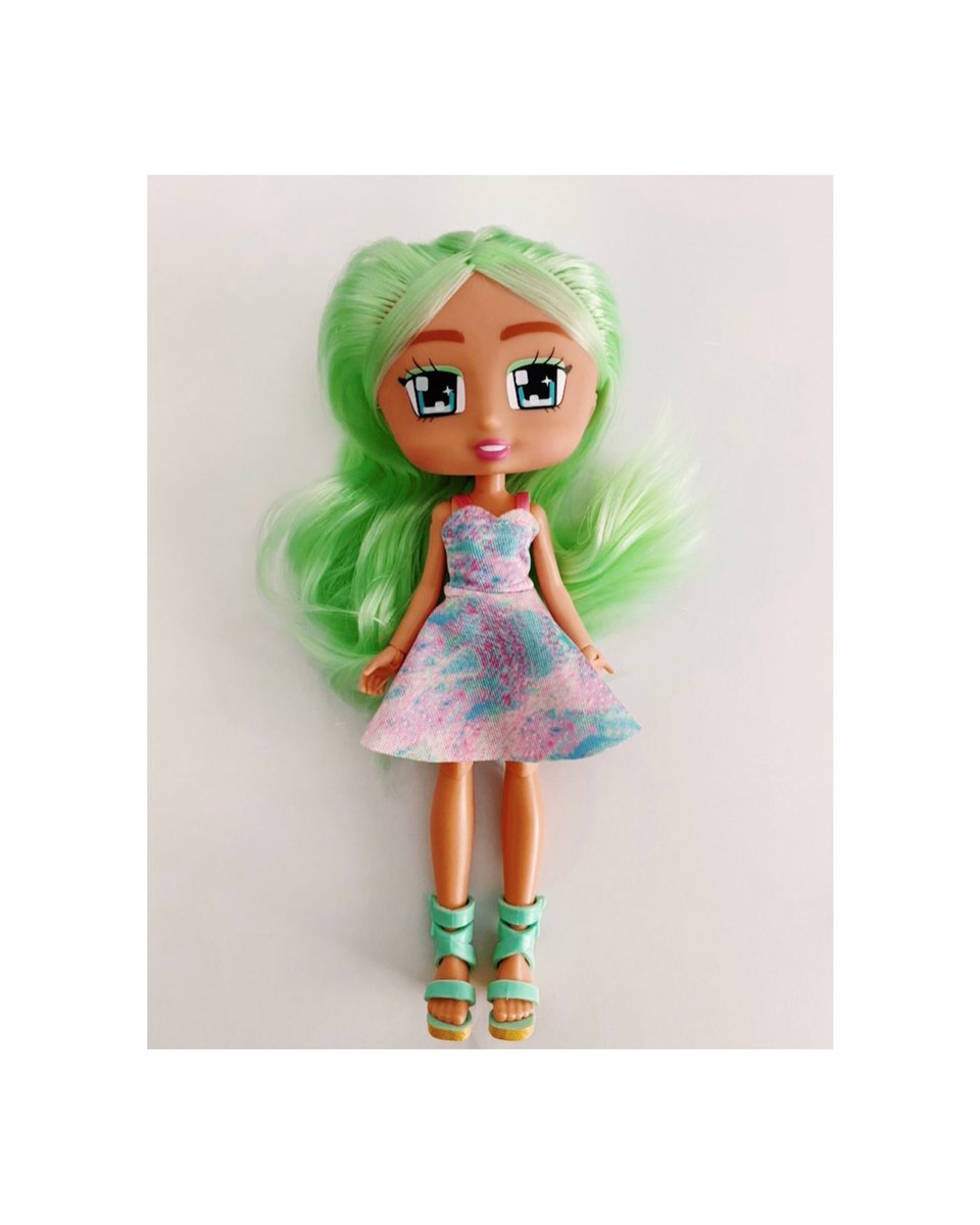mikelkno's tweet photo. Resultado de la segunda muñeca q repinto/visto 🙈
.
En la segunda imagen el antes.
.
@billieeilish 
#billieeilish #doll #repaint #repaintdoll #boxygirls https://t.co/oOyX71l7Lw