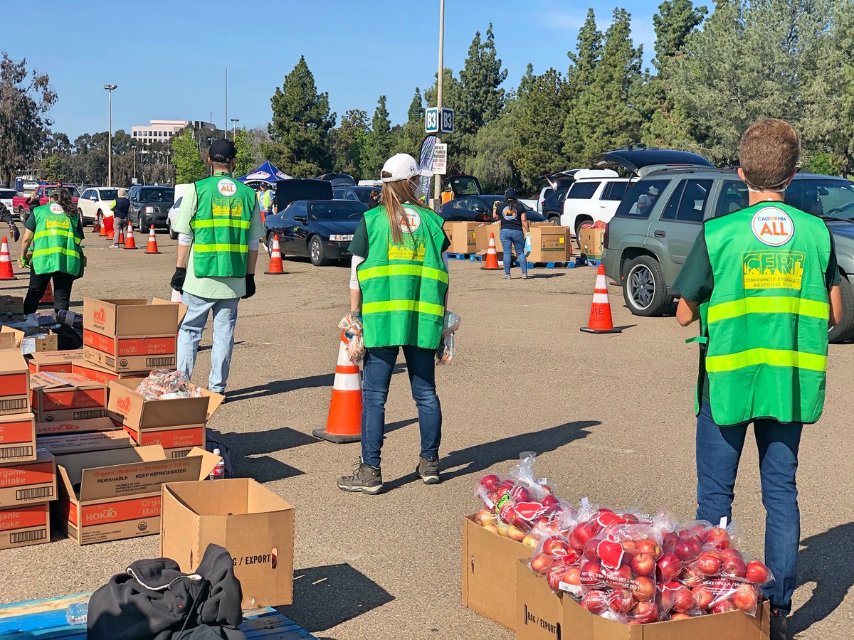thinkchulavista's tweet photo. Drive-thru food distribution for low-income families &amp; seniors from @SDFoodBank and #ChulaVista. Friday, April 10, Southwestern College (enter from East H St), 9 am. Rain or shine; no walk ups. Contact https://t.co/Z7Gw909r7S for more info. @ChulaVistaPD; @swc_news; #CVCert https://t.co/piDdUEgqo1