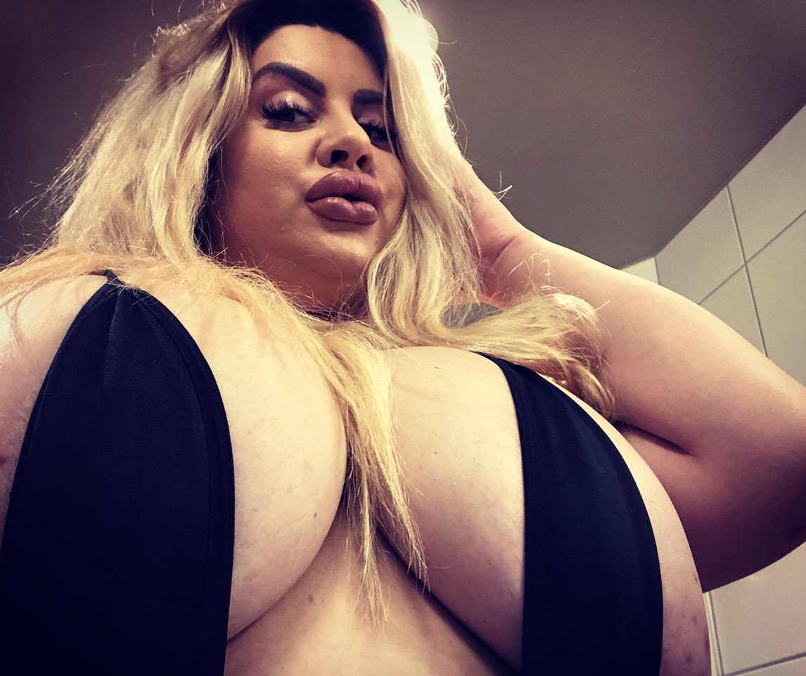 Sexcraftboobs 18+ на Твитеру: "RT - "@Natasha Crown Update &a...