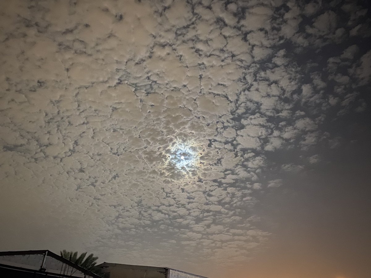 DeeBoo663's tweet photo. @ivxlI2 🌕+☁️ https://t.co/b22l7AOk6s