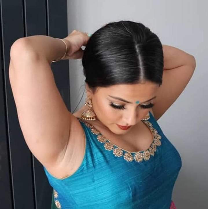 im_balaa's tweet photo. Wow semma hot and sexy akkul aunty 🔞🔞 https://t.co/K16skpRF1s