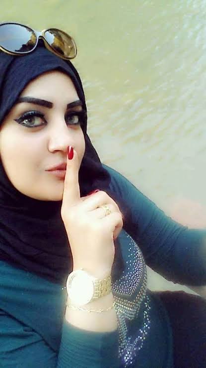 لا يهم أن يكون الشخص صديقك أم حبيبك .. 
بل الأهم أن تكون أولوية له .. 
أبقى مع من يجعلك دائمًا في : المقام الأول ..🌹🙋‍♀️