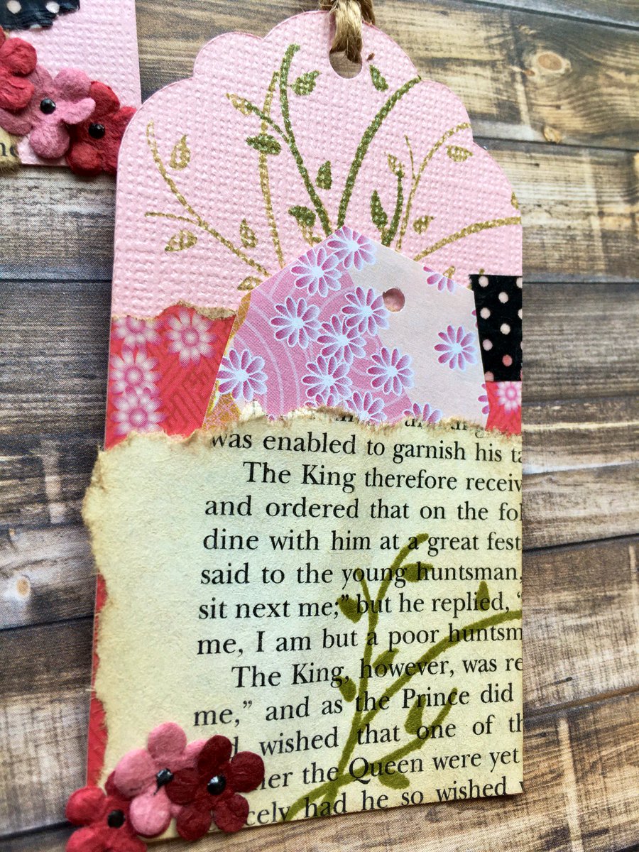 Papercutsnsuch's tweet image. Finished up a few journal tags. I didn’t know how well the yuzen papers and the old book pages would mesh but they worked out great! #ephemera #journaltags #paperaddict