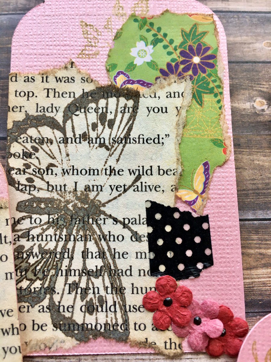 Papercutsnsuch's tweet image. Finished up a few journal tags. I didn’t know how well the yuzen papers and the old book pages would mesh but they worked out great! #ephemera #journaltags #paperaddict