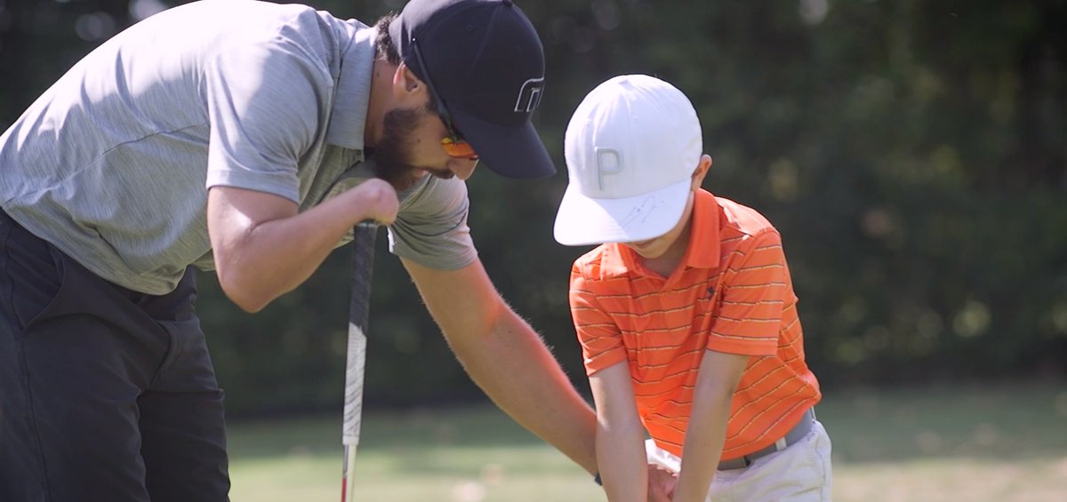 Teleton's tweet photo. El deporte es fundamental para las terapias que realizamos en Teletón. Es por eso, que ahora también tenemos golf al alcance de todos nuestros niños y jóvenes que se rehabilitan en el Instituto Teletón Santiago. Más detalles acá 👉🏽 https://t.co/jNysDXg8hq 🏌🏽💻 https://t.co/He8CrLGIIH