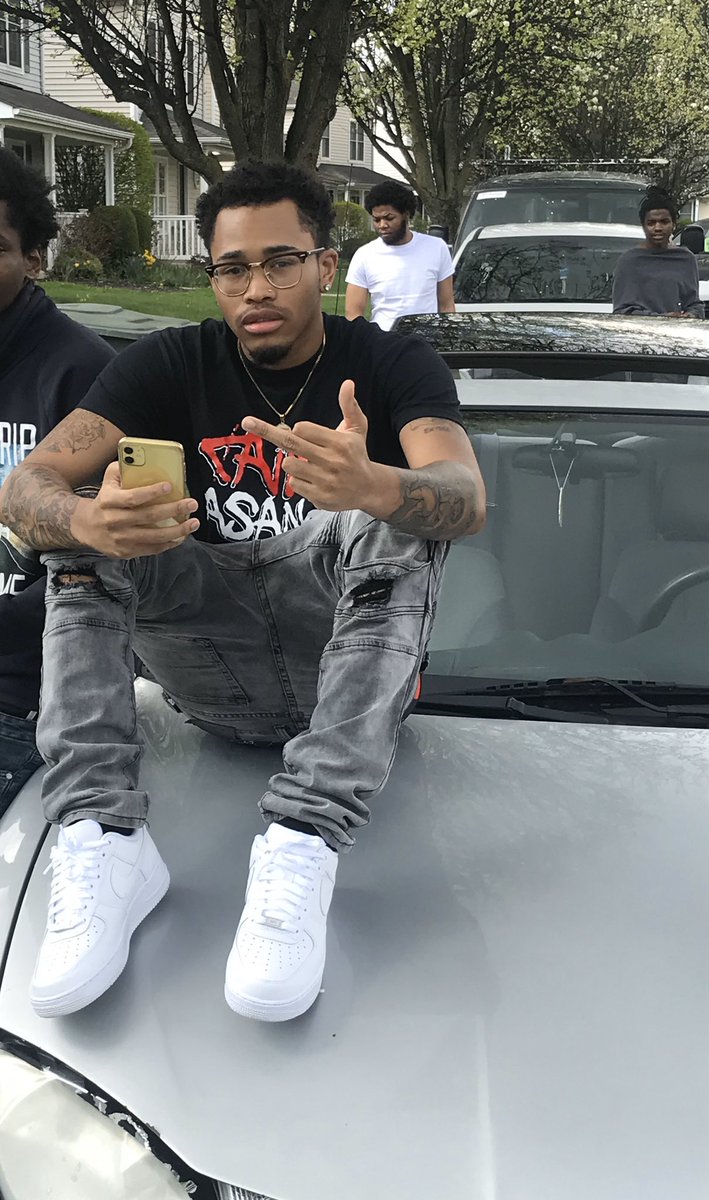 cainecasanova's tweet photo. Maybe im just too thug for all this shit, I lost my thugs behind this shit #RipTune ๐ค๐ฆ https://t.co/npMW5dhnUz