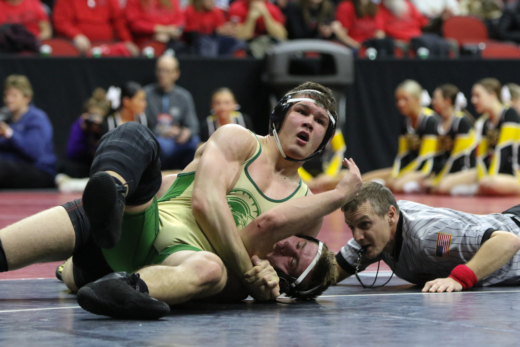 rmmurken's tweet photo. MidWestOne Bank Scholar Athlete of the Month: Mental and physical toughness helps set West High senior Hoeft apart 
https://t.co/Q8MiEYAIke https://t.co/6VnBy9IvBz