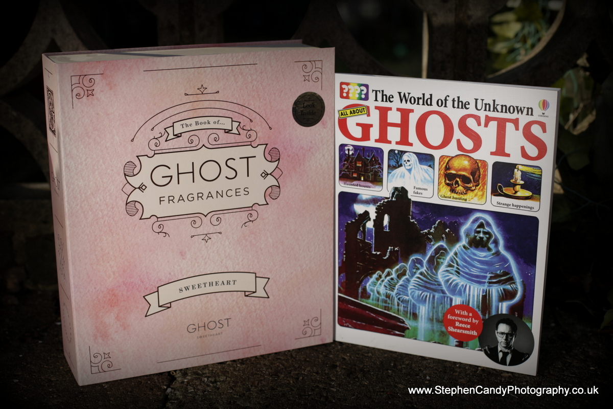 My partner and I both have #Ghost books.
Hers is rather different from mine, but we are each of us pleased with them!
'The Book of @GhostFragrances' box set and @Usborne 'World of the Unknown' Ghosts book make a good combination! 👻

cc @hauntedmagazine & @AnnaHoworth