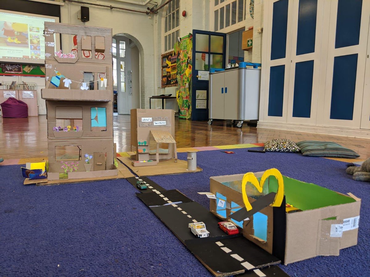 ArkGlobeAcademy's tweet image. Our #community class students made this fantastic model town out of cardboard including a drive-through and supermarket. Thank you Ms Rose for supporting their creativity #communityclass @ArkSchools