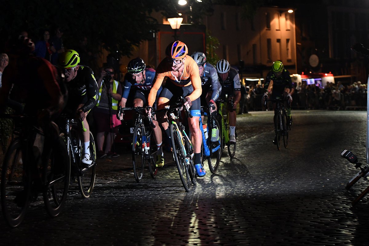 VeloUK's tweet image. 2018 Newport Nocturne - memories of bike races #bikeraces #crits #nighttimeracing