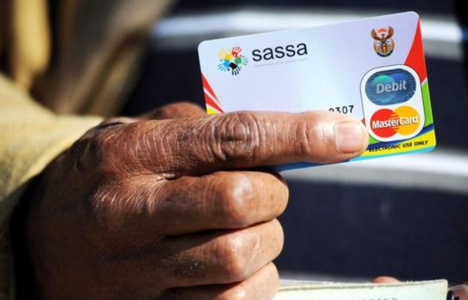 News24's tweet photo. JUST IN | SASSA grant payment dates have been changed. From May, Disability and Older Persons Grants will be paid from the 4th day of the month. All other grants will be paid from the 6th of every month.

More details: https://t.co/ok2eGVCOJI https://t.co/NxxDagfaSI